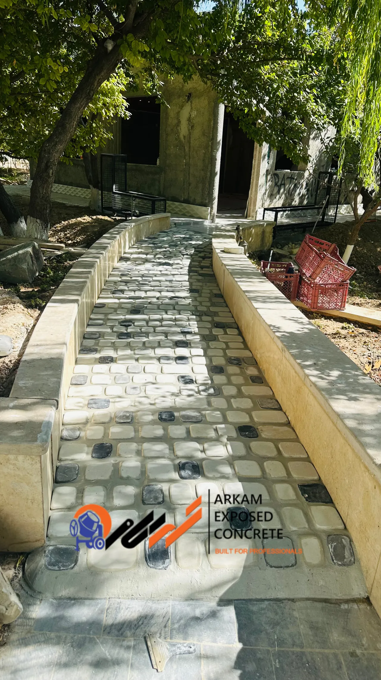 اجرای کفپوش کوبیک بتنی در شهریار